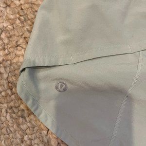 Lululemon 2.5 hotty hot shorts, light green, barely worn, size 6
